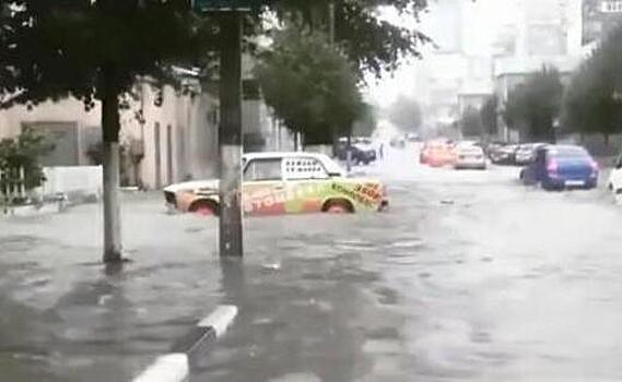 В Новороссийске за ночь эвакуировали 18 автомобилей, пострадавших из-за дождя