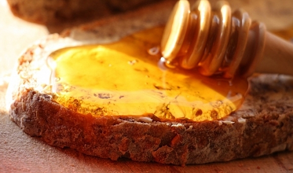 Ученые: мёд эффективнее антибиотиков в борьбе с кашлем и простудой