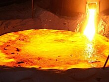 На свердловском заводе пострадал рабочий, получив обширные ожоги от расплавленного металла