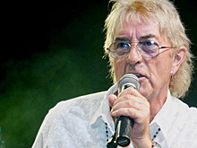 Умер экс-вокалист Uriah Heep Джон Лоутон