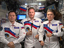 Космонавты поздравили россиян с Днем народного единства с борта МКС