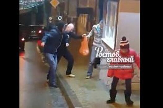 Видео: улицы Ростова превратились в настоящий ледяной каток