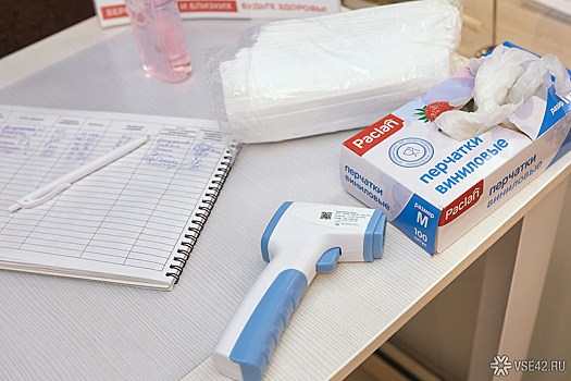 Глава Минздрава предложил ушедшим на самоизоляцию пожилым медикам вернуться на работу