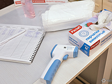 Глава Минздрава предложил ушедшим на самоизоляцию пожилым медикам вернуться на работу