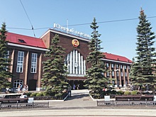 По Калининграду на самокате: Дом с хаусмарками, бывший ломбард и телефонная станция