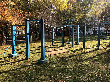 Спортивные площадки ремонтируют в Советском районе Нижнего Новгорода