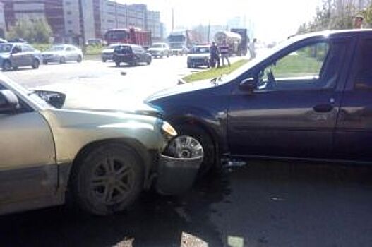 Два ДТП образовали пробку на подъездах к аэропорту "Толмачево"