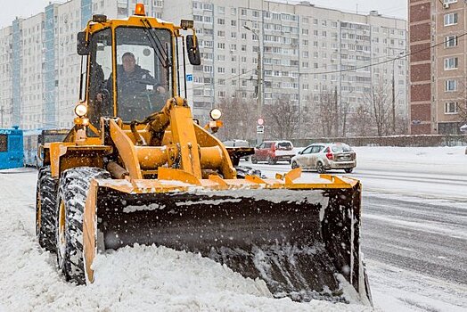 С начала зимнего периода из дворов района Савёлки вывезли почти 14 тысяч кубометров снега