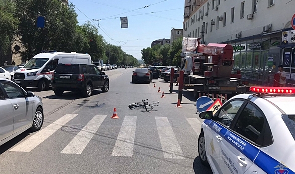 В Волгограде на улице Рабоче-Крестьянской столкнулись четыре машины