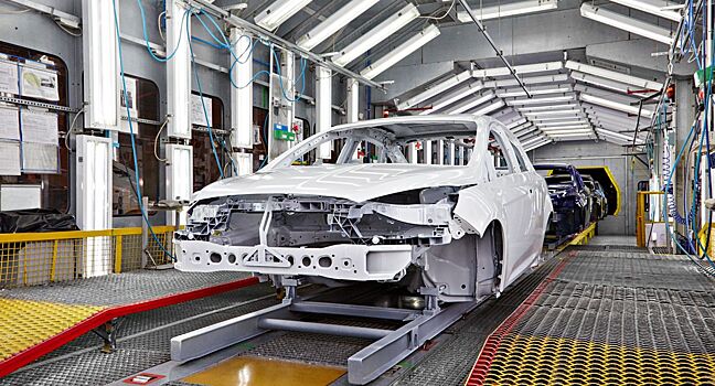 Автозаводы России сократили объем производства на 15%
