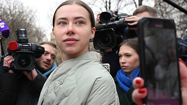 Российский блогер Митрошина потребовала взыскать миллионы с обманувших ее адвокатов