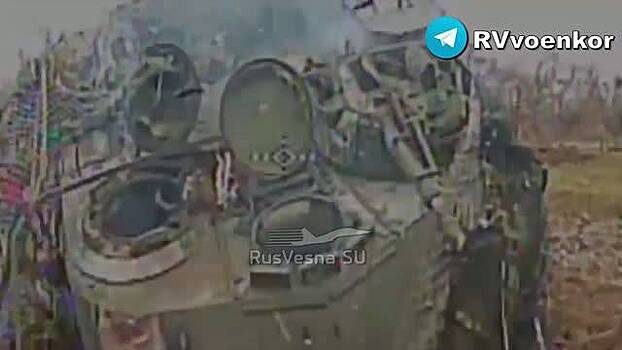 Опубликованы новые кадры штурма Красноармейска ВС России