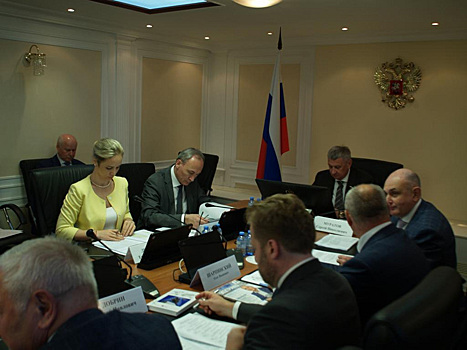Сенатор Муратов провел закрытое совещание по оборонзаказу