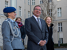 Немецкий Борис грозит Кремлю кулаком: министр обороны ФРГ снова предрек войну с Россией