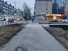 У памятника блокадникам в Пензе переложили просевшую плитку