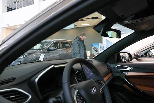 В РФ потрачено на новые легковушки 4,36 триллиона рублей