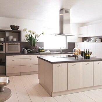 Почему стало модно объединять кухню с гостиной и как это сделать