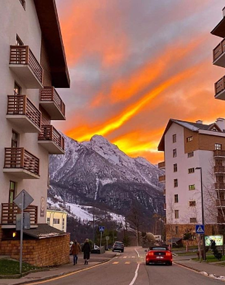 Закаты на Красной поляне завораживают. 