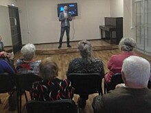 В гости к пенсионерам района Чертаново Южное сходили певцы «Центра культуры и спорта»