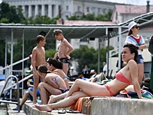 Отдыхающие пляжа Хрустальный интересуются укрытиями на случай ЧП