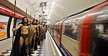Это Спарта! — в лондонском метро состоялся брутальный флешмоб