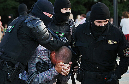 Пытки и шовинизм загнали Лукашенко в угол