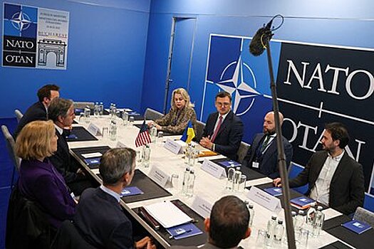 Захарова указала на незаинтересованность НАТО в решении конфликта на Украине