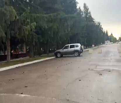 На Бугуруслан налетел ураган: повреждена кровля школы, были перебои с электричеством