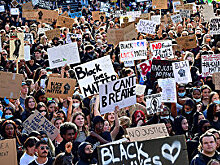 Хуаньцю шибао (Китай): из-за чего западные СМИ испытывают давление с двух сторон?