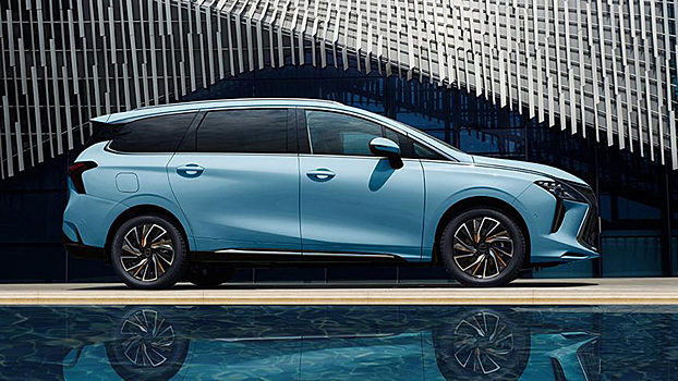 В Белоруссии появились новые минивэны на базе Dongfeng