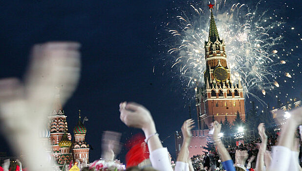 Путин посетил концерт ко Дню Победы на Красной площади