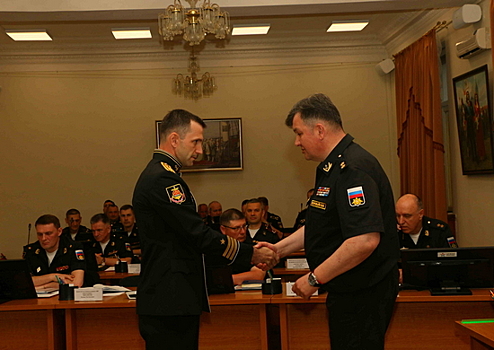 Командующий Балтийским флотом вручил отличившимся в ходе специальной военной операции военнослужащим государственные награды