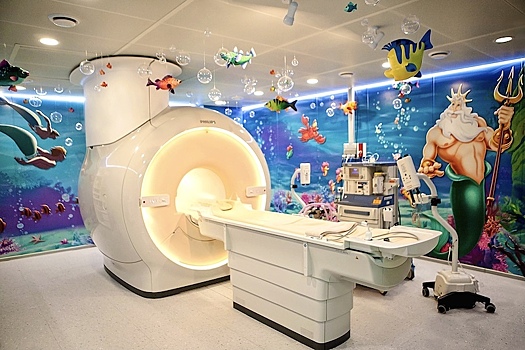 Кабинет МРТ в российской детской больнице превратили в волшебный мир Русалочки