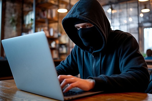 Подписка за рубль, ущерб на миллион: как мошенники обманывают через приложения для знакомств