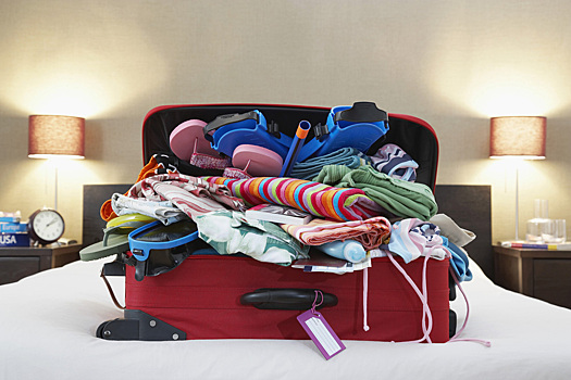 Как собрать чемодан в поездку за полчаса