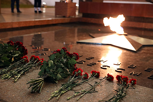 Специалисты Комплекса городского хозяйства Москвы провели торжественную церемонию профилактики газогорелочного устройства Вечного огня у Могилы Неизвестного солдата