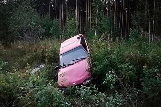 В Свердловской области водитель попал в смертельное ДТП по дороге на кладбище