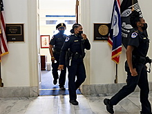 Более 70 американских полицейских уволились после штурма Капитолия