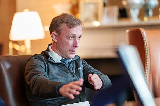 США снова угрожает санкциями китайским банкам