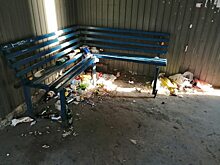 Чиновники заставили собственника убрать «помойку» на трамвайной остановке