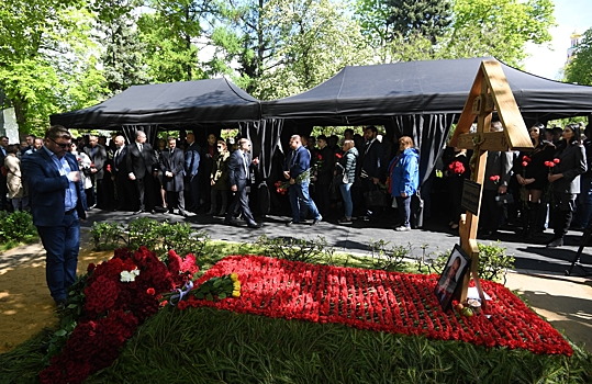 В Москве прошли поминки по случаю 40 дней со смерти Жириновского