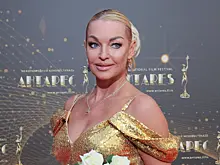 «Он на дне»: Анастасия Волочкова заявила, что Александр Серов завидует ее дебюту на футбольном поле