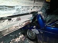 Под Мурашами водитель «десятки» въехал в припаркованный грузовик