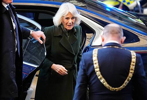 Королеву Камиллу заметили с бывшим мужем