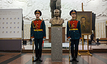 Бюст и портрет Главного маршала бронетанковых войск переданы в дар Музею Победы