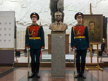 Бюст и портрет Главного маршала бронетанковых войск переданы в дар Музею Победы