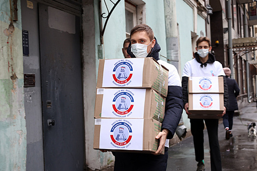 Единороссы рассказали, как помогли россиянам в пандемию. На Урале волонтерами стали тысячи партийцев