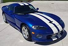 Dodge Viper 1996 года выпуска с пробегом 59 километров продают на аукционе