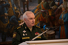 Замминистра обороны России генерал-полковник Виктор Горемыкин наградил волонтеров, помогающих российским военнослужащим