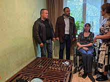 Михаил Першин помог инвалиду получить медицинское оборудование